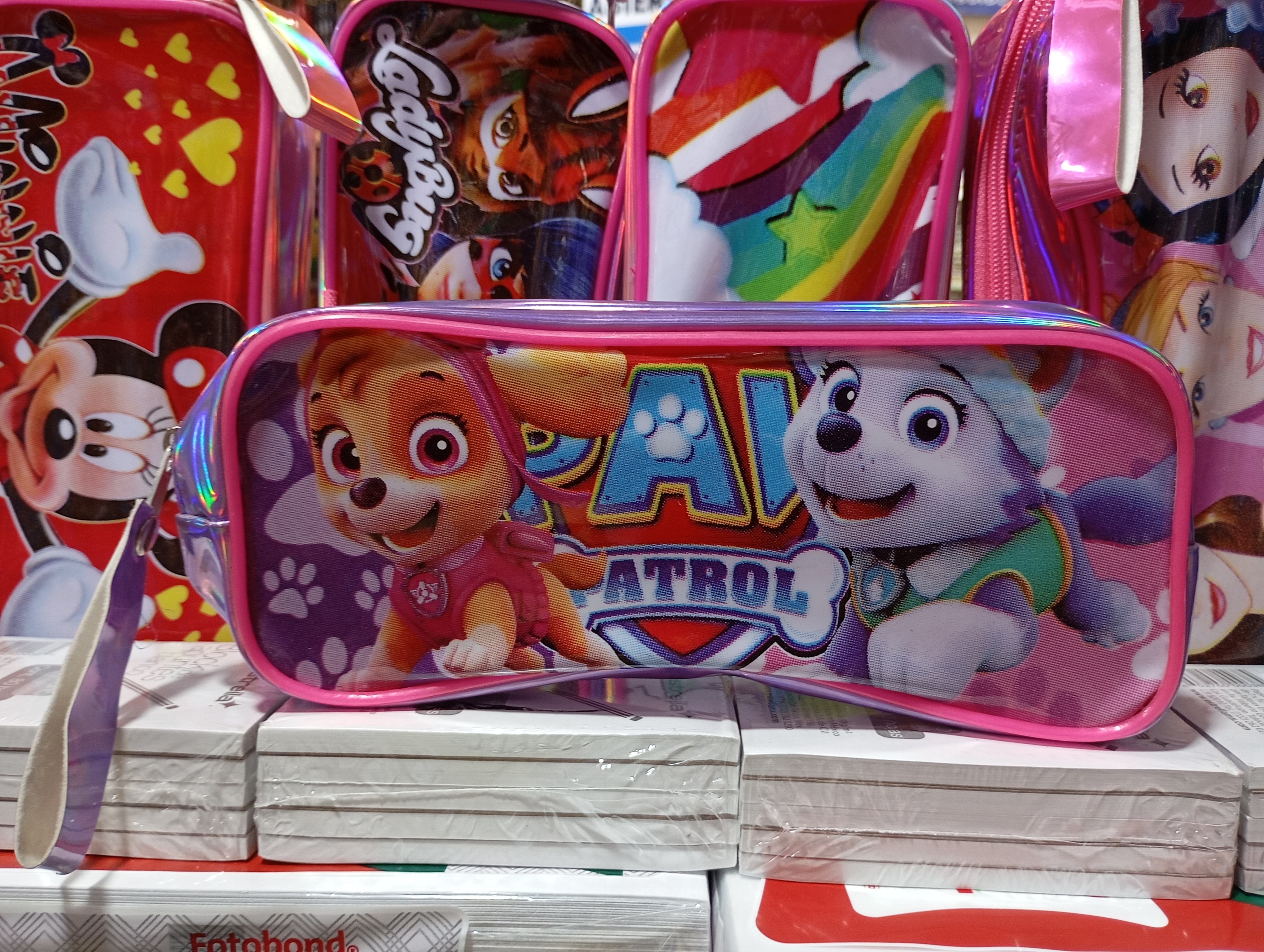 LAPICERA FABRICADA CON UN CIERRE