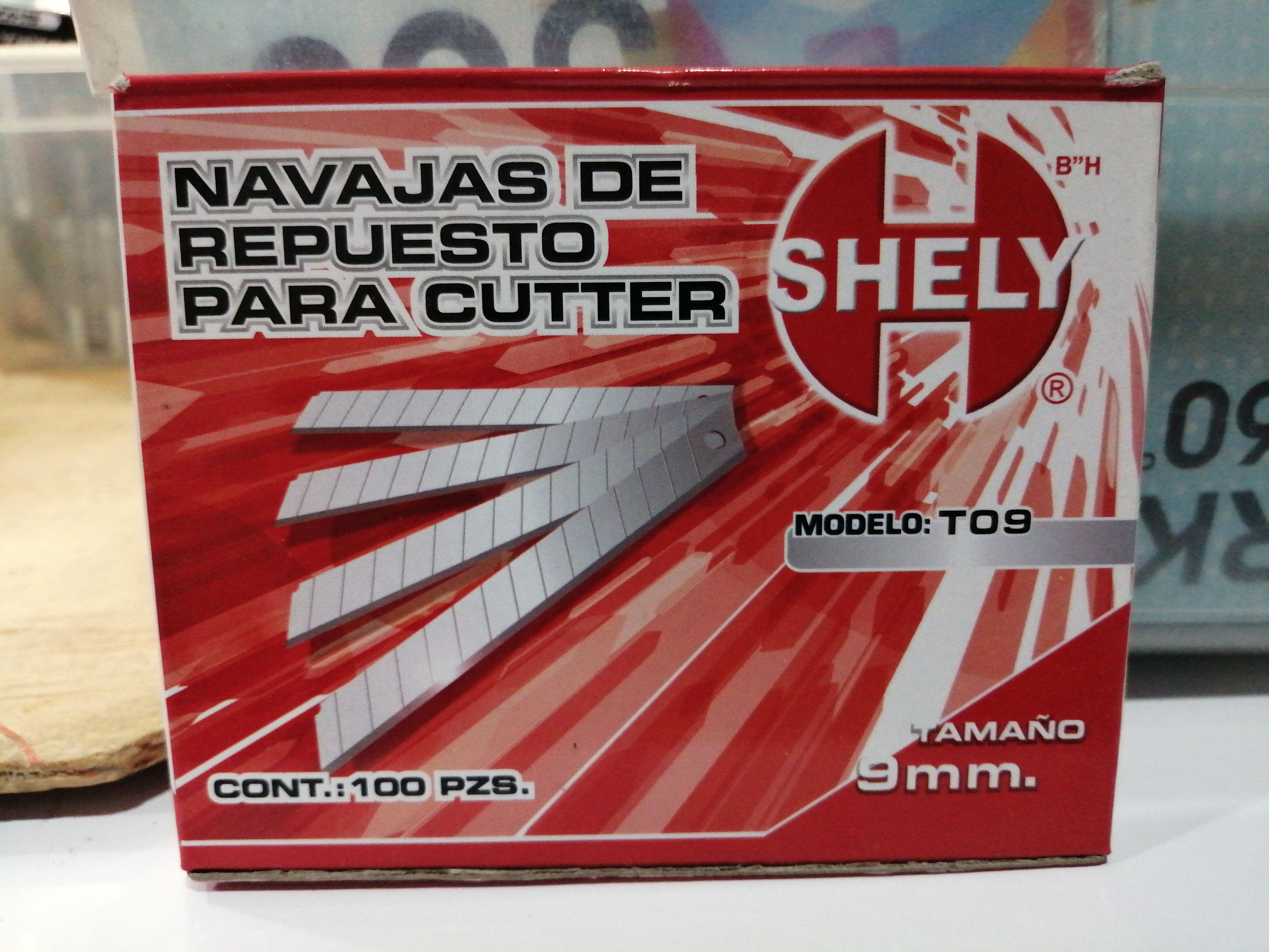 T09CAJA100NAVAJAS PARA CUTER CHICO MARCA SHELY 40029 $50.