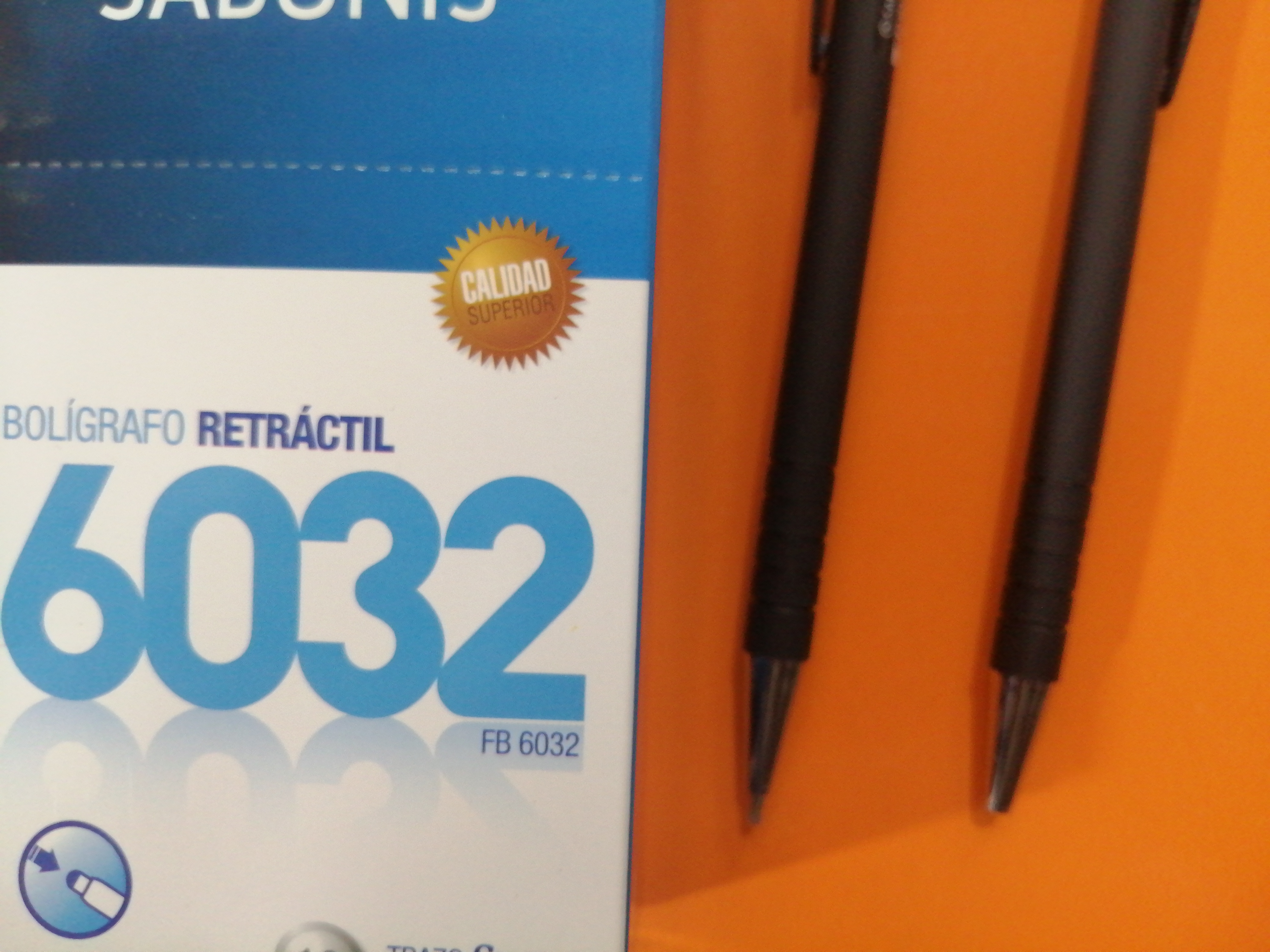 FB6032 CAJA 24 PLUMA RETRACTIL EN TINTA N, A, R, V, Y LILA.