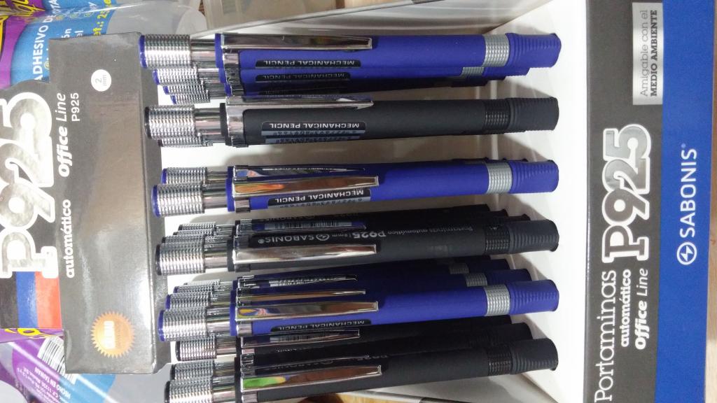 P925 CAJA 24 PORTAMINA LAPICERO METÁLICO EN 2 MM CON AFILADOR DE MINAS