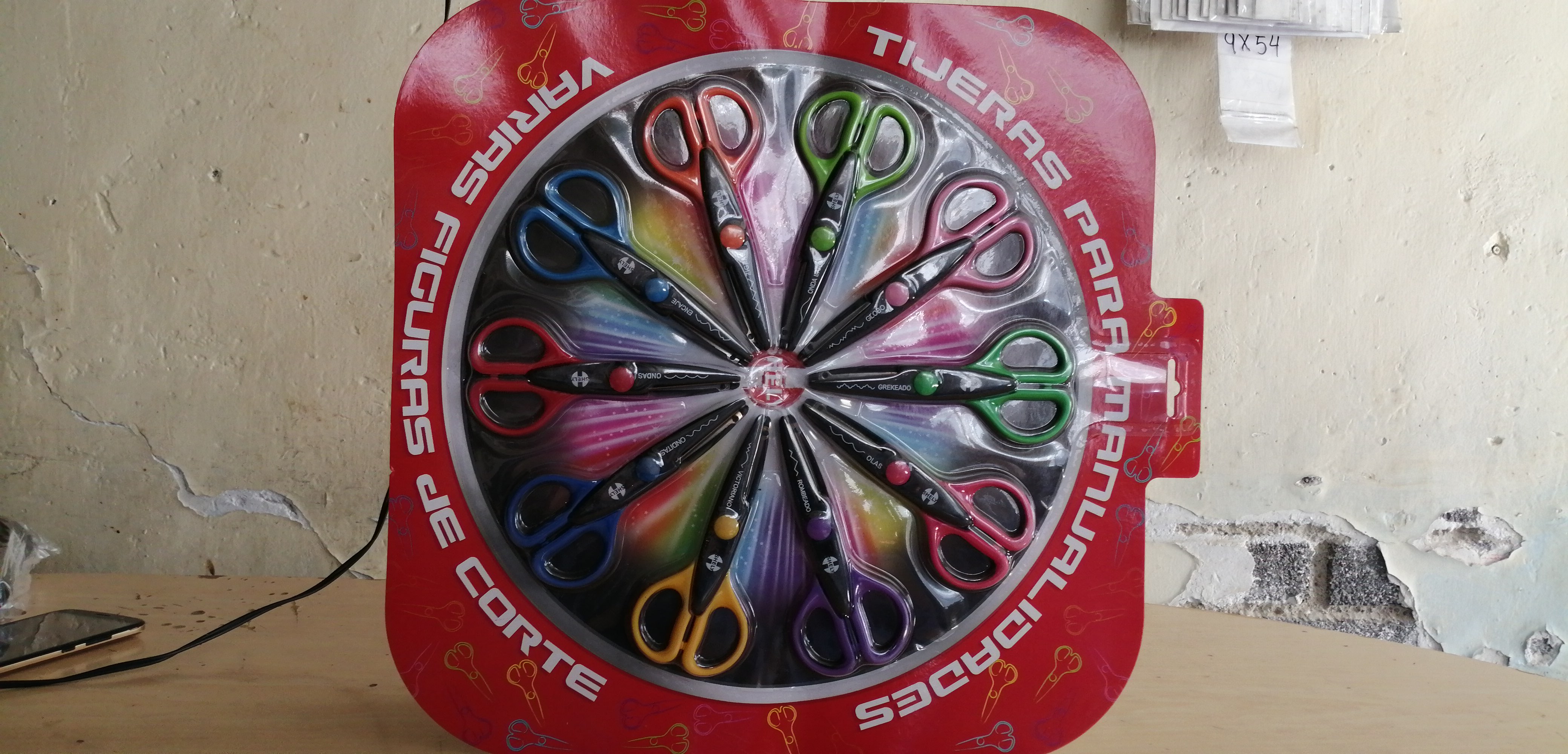 TIJERAS PARA MANUALIDADES 10 CORTES DIFERENTES MODELO 10AS MARCA SHELY