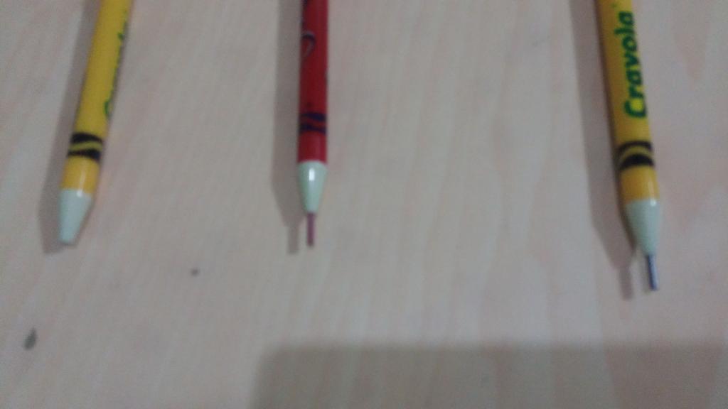 35024 JUEGO DE 3 PIEZAS 2 LAPIZ Y UN ROJO CARMIN GIRAALE