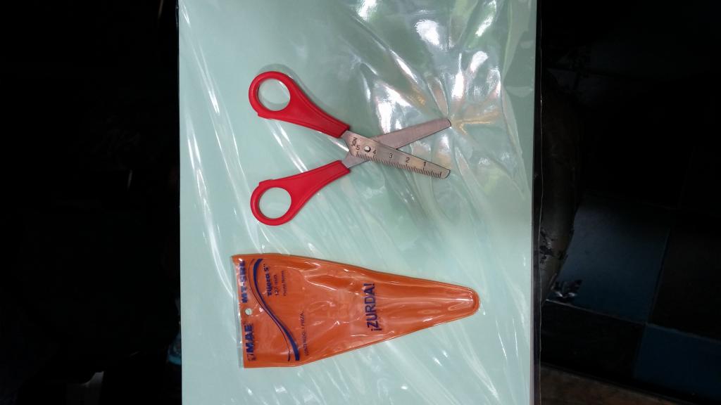 TIJERA ZURDA ESCOLAR MAE MT5R 29003 $11.00