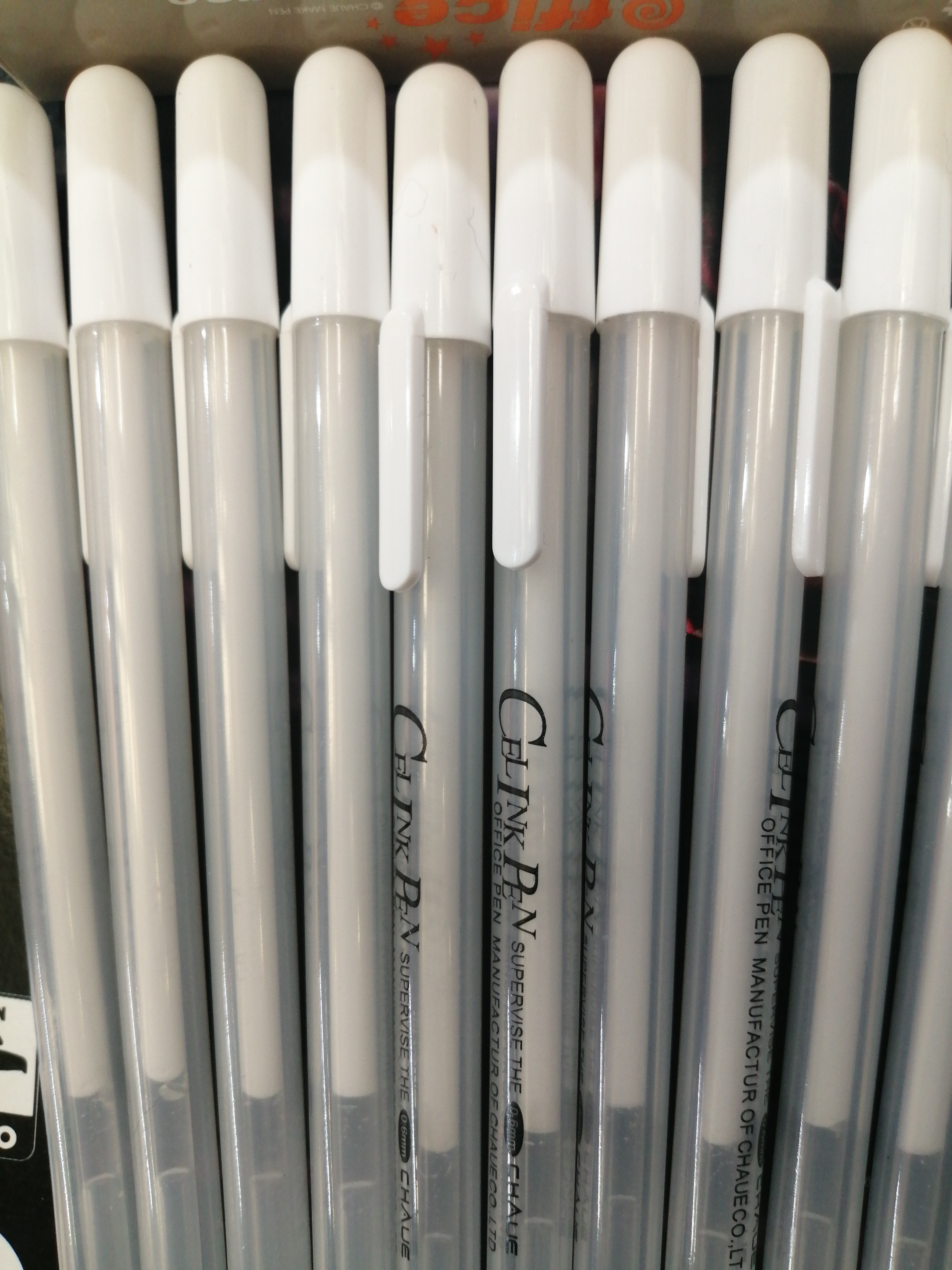 KB670 CAJA CON 12 PLUMAS BLANCA DE GEL CHAUE.