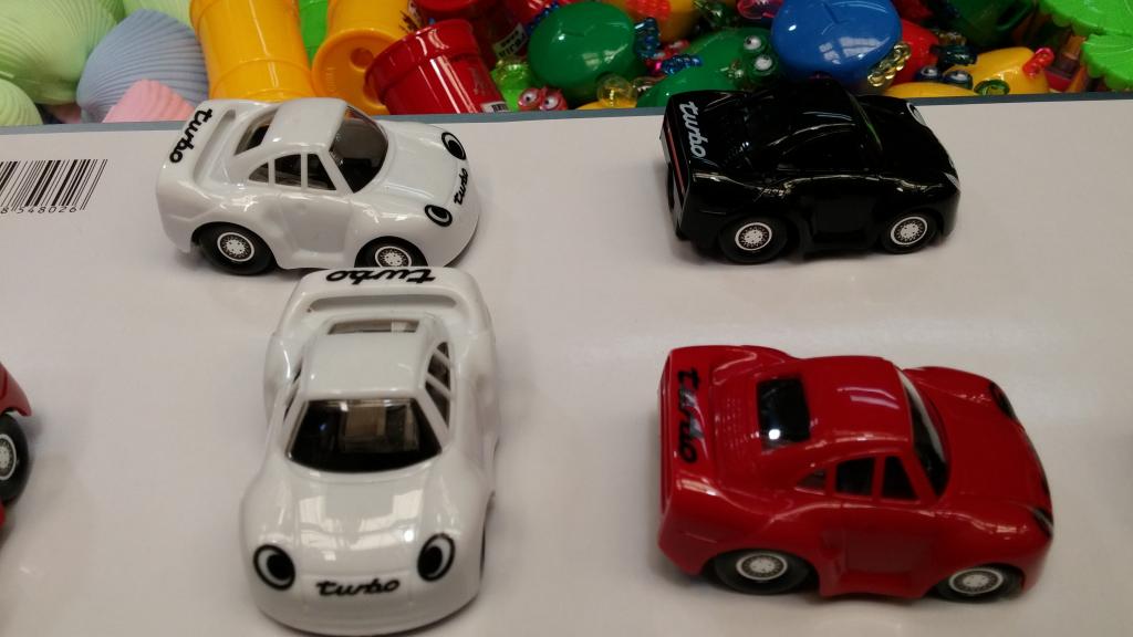 CAJA 24 SACAPUNTAS CARRO TURBO