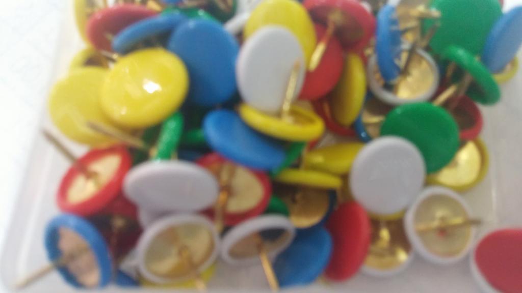 CAJITA 100 CHINCHES METAL MANY