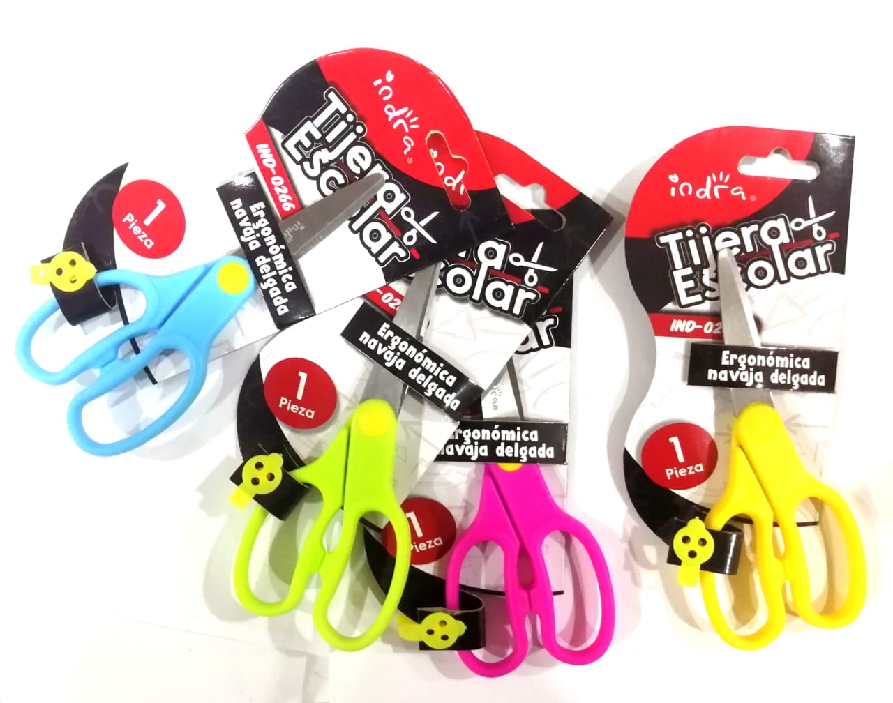 IND0266TIJERA ESCUELA 13CMS 30044 $11.00 MÍNIMO 20 $11.00
