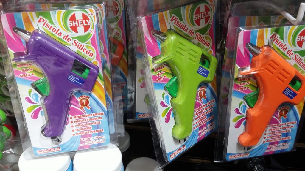 PISTOLA DE COLOR PARA USAR BARRA DE SILICON DELGADO MARCA SHELY