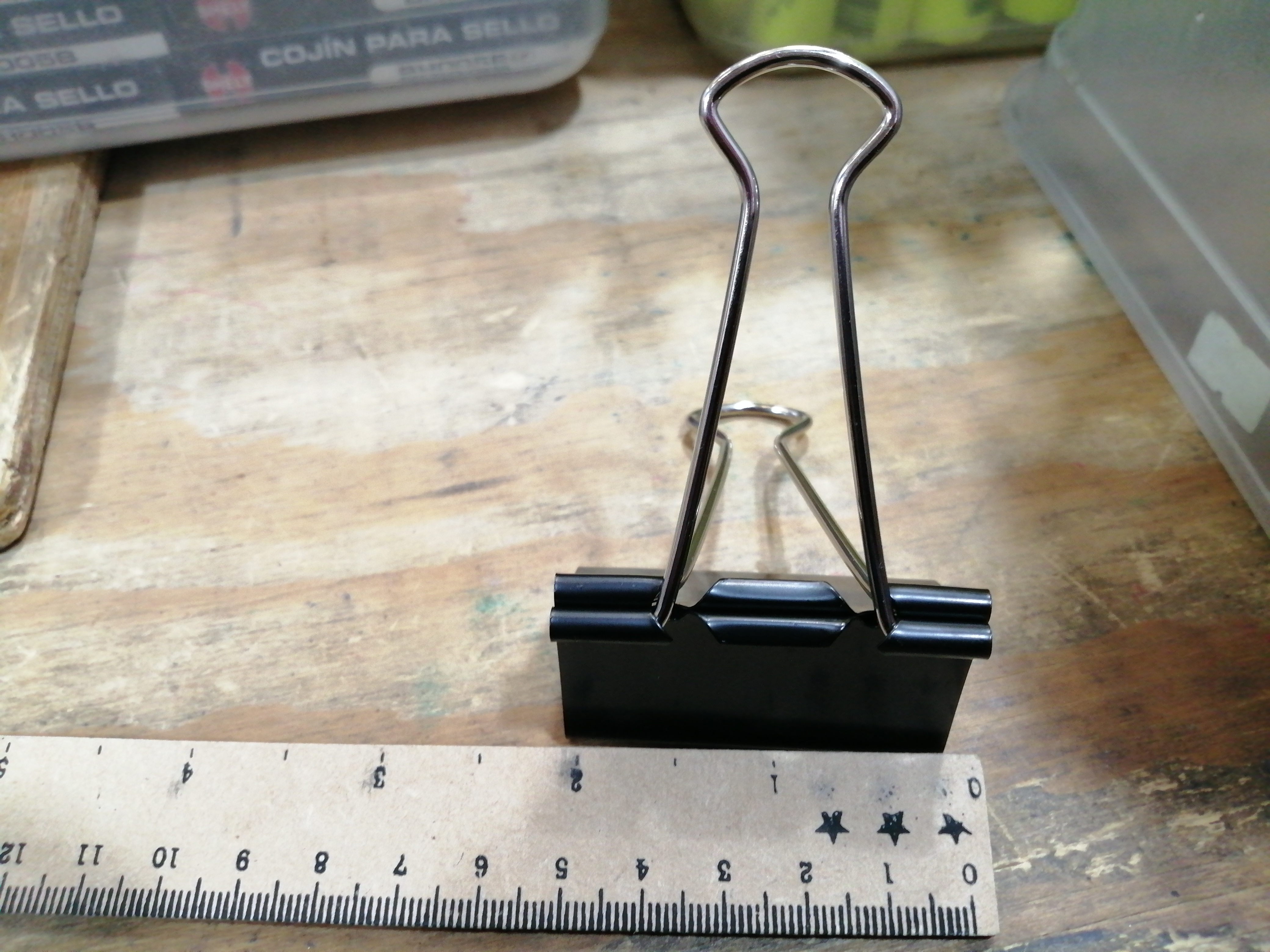 BOTE CON 12 CLIP SUJETA PAPEL 1151 MANY A 70 PESOS CADA BOTE 26017 MIDE 5 CMS MIDE 2 PULGADAS