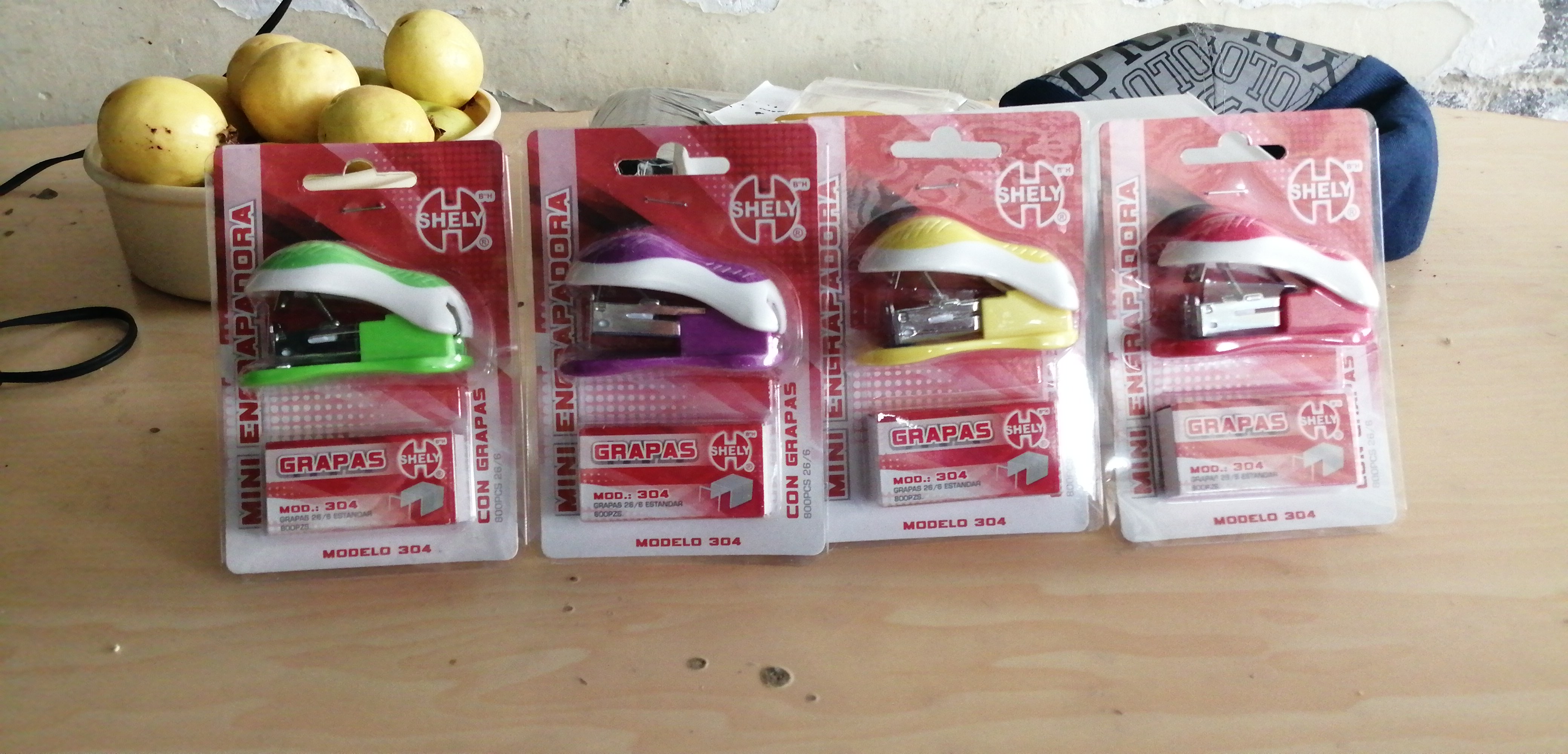 MINI ENGRAPADORA CON 1000 GRAPAS MODELO 304 SHELY