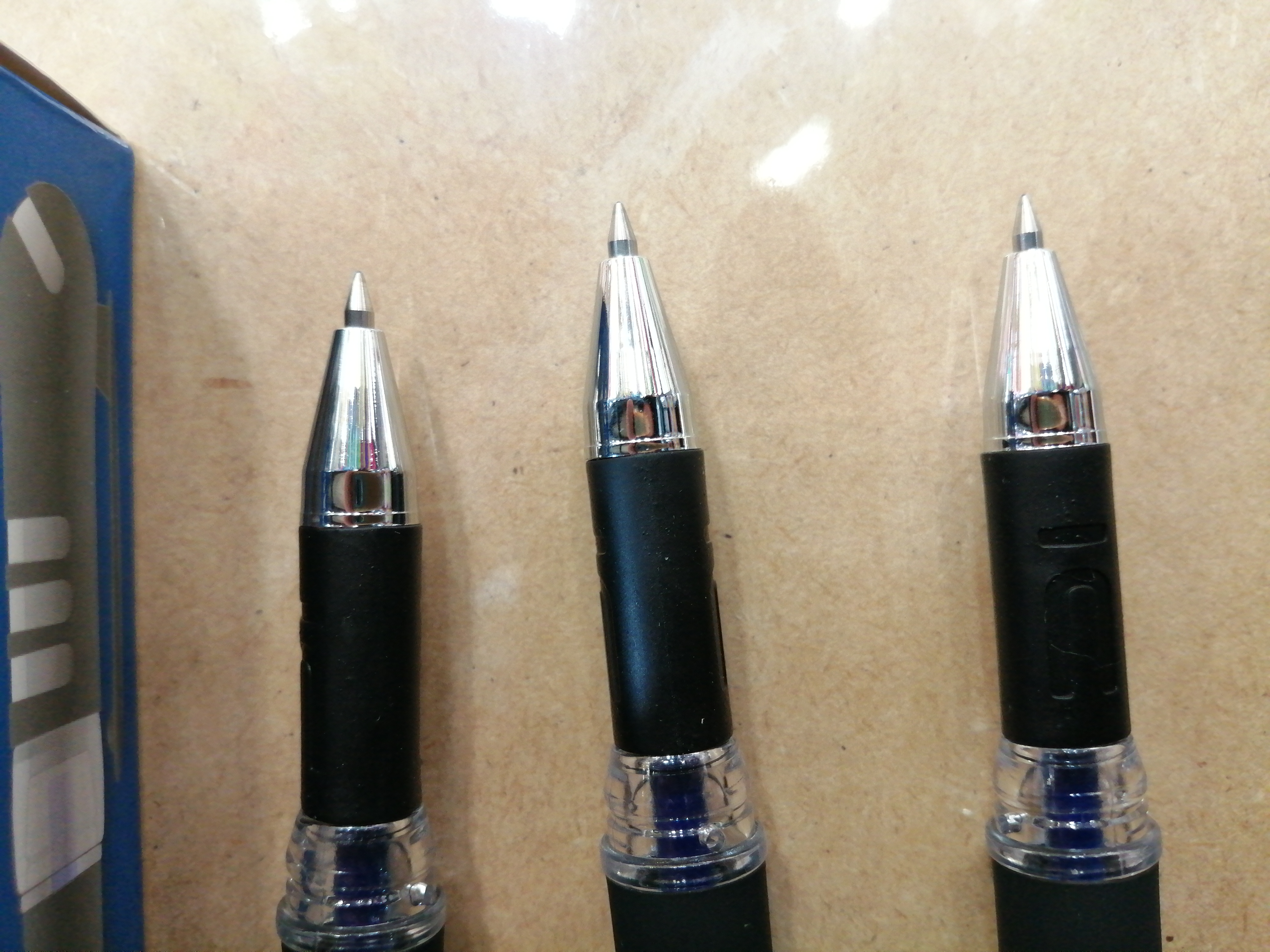 GL936 CAJA 12 PLUMA ROLER 0.5 MM TINTA N, A, R.