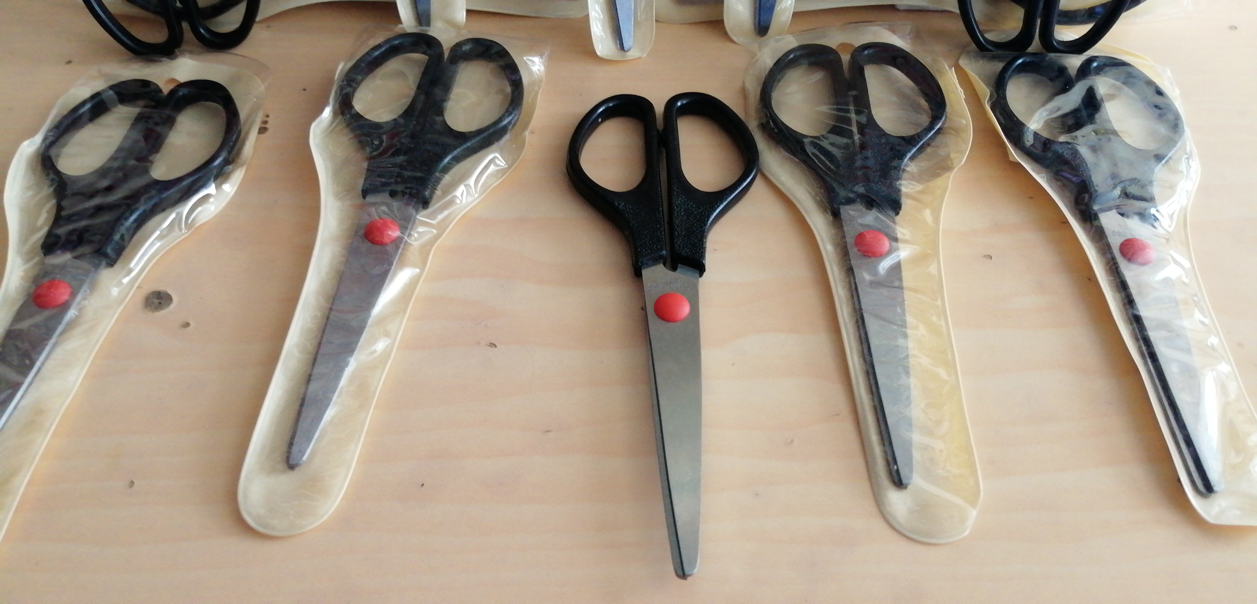 TIJERA OFICINA SHELY